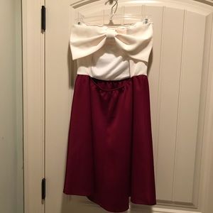 NWOT. Crimson and white strapless dress with bow
